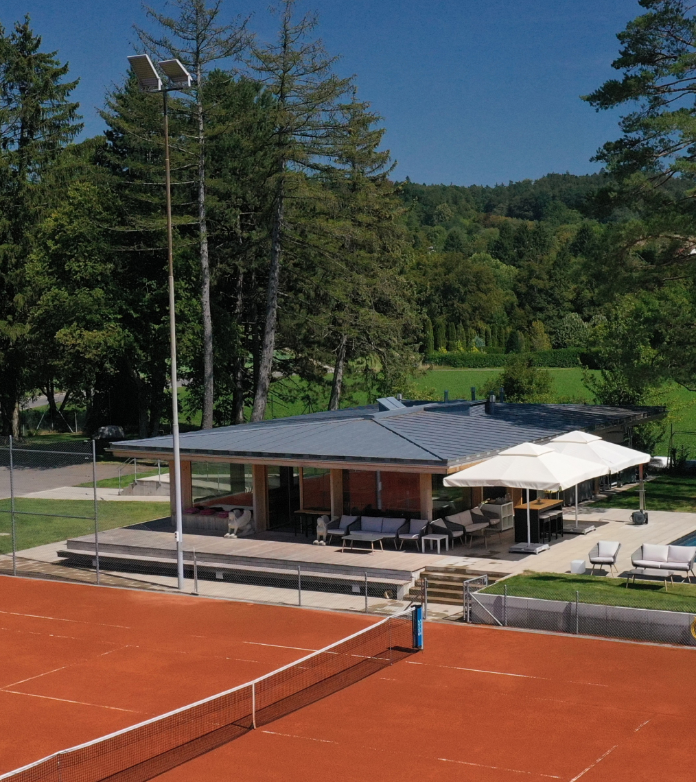 Umfassende Dienstleistungen in der <span class="--inline --brand ">Lazarov Tennisschule in Zollikon</span>